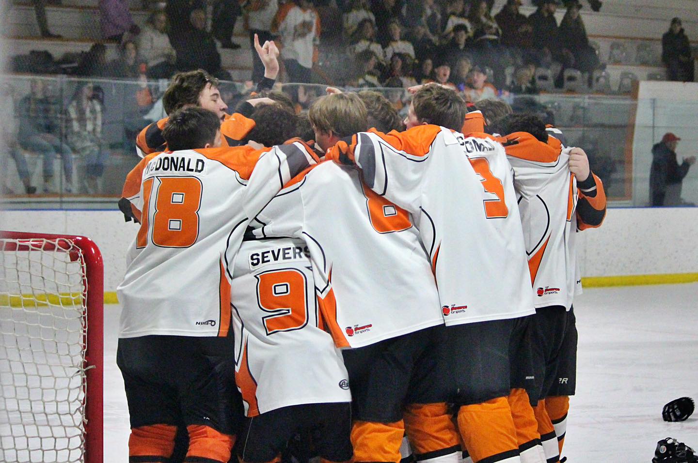 gallery-u15-kdl-tigers-celebrate-provincial-d-win-westcentralonline